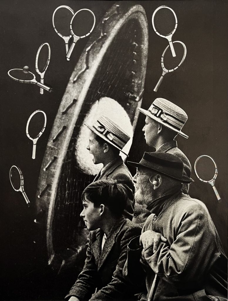 enfants devant une pendule